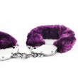 Lila plüssel bevont fém bilincs kulccsal - Fetish Pleasure Fluffy Hand Cuffs Purple